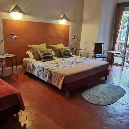 Bed and Breakfast Le Mimosa Saint-Saturnin-de-Lucian Экстерьер фото