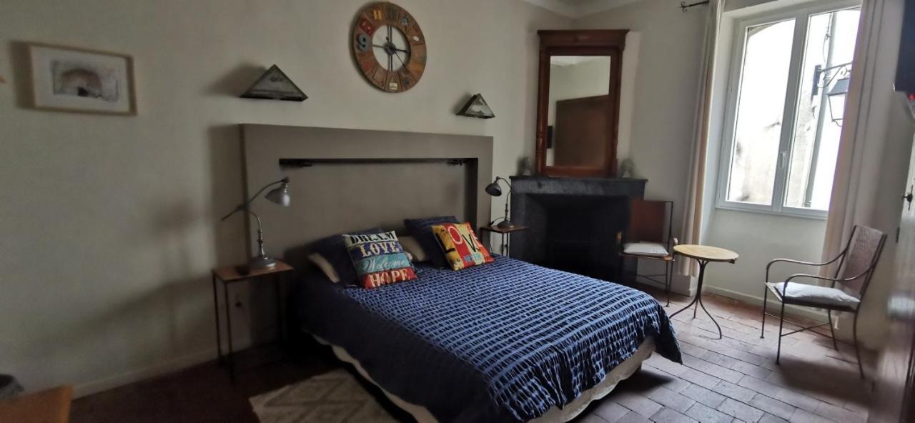 Bed and Breakfast Le Mimosa Saint-Saturnin-de-Lucian Экстерьер фото